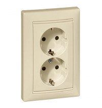 Розетка штепсельная Legrand Valena 774370
