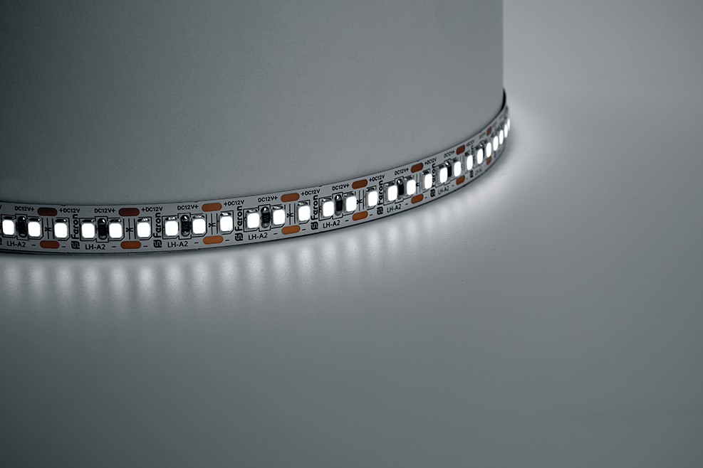 Лента светодиодная Feron LS616 41280 180SMD(2385)/м 17Вт/м 12В 5м 6500K